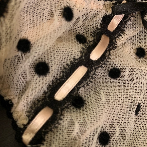 Very Sexy Line - Victoria’s Secret thong - Picture 5 of 5